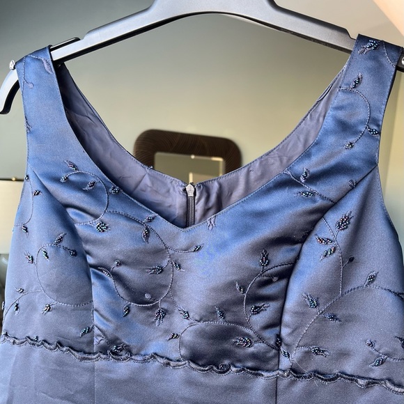 Debbie Cordeiro Designs custom made dress - Picture 3 of 6